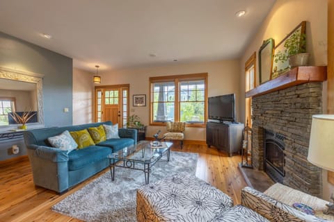 Neighborhood Nest home House in Hood River