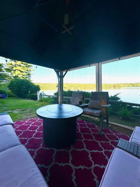 ANNABESSACOOK RETREAT LIMIT 8 home Villa in Winthrop