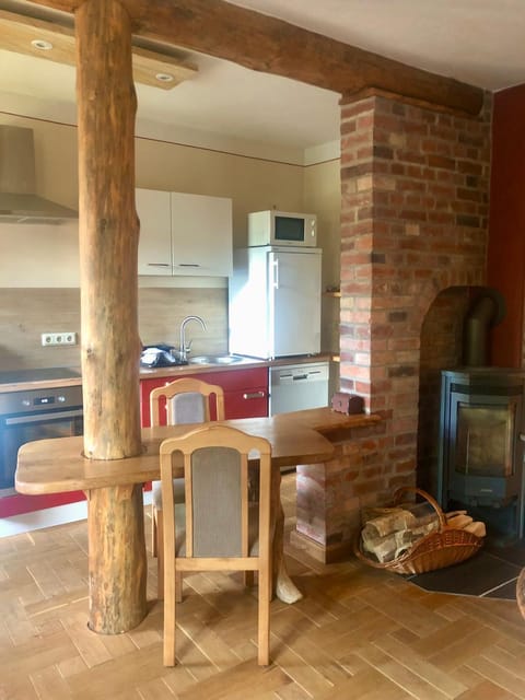 Seating area, oven, pet friendly, stove, kitchen