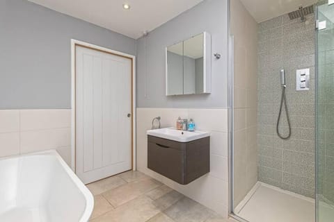 Family-Friendly Retreat between Beach & Mountains House in Wales