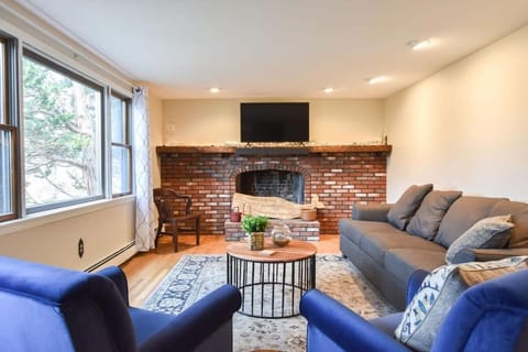 4 Mins to Bayside Beaches House in North Eastham