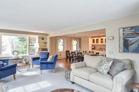 4 Mins to Bayside Beaches House in North Eastham