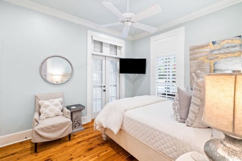 Golf Cart Close to Beach Club in Watercolor! home House in Seaside