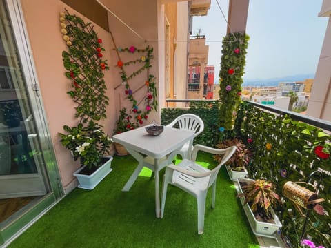 Property building, Spring, Day, Garden, Garden, View (from property/room), View (from property/room), Balcony/Terrace, Balcony/Terrace, Seating area, Dining area, Garden view, Garden view