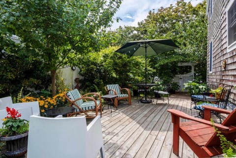 5 Min Walk to Town Patio Yard & A C House in Provincetown