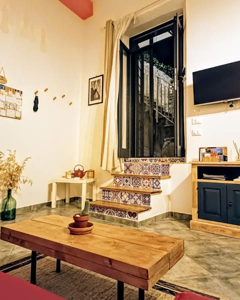 Communal lounge/ TV room, Living room, Seating area