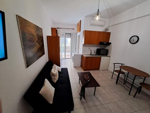 Kitchen or kitchenette, Seating area