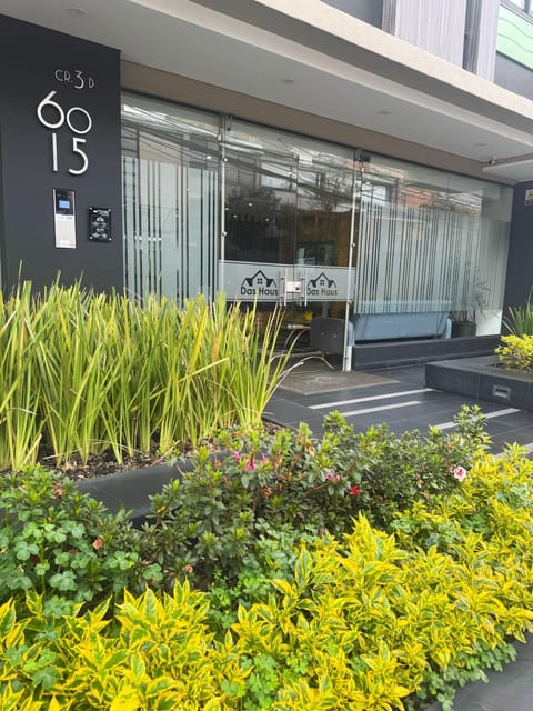 Property building, Facade/entrance