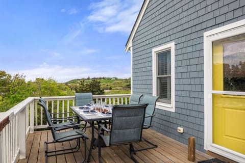Walk to Water-Dazzling Sunsets on the Bay House in North Truro
