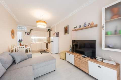 Communal lounge/ TV room, TV and multimedia, Living room, Seating area