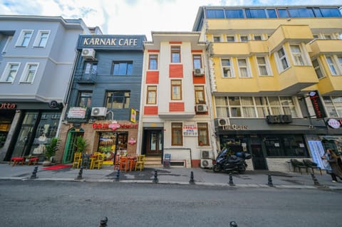 Property building, Neighbourhood, Street view, Location