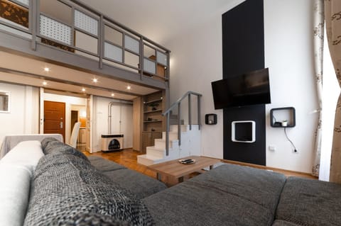 Communal lounge/ TV room, TV and multimedia, Evening entertainment
