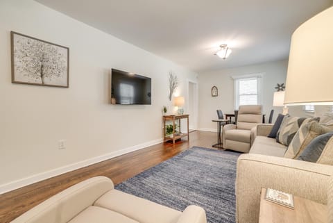 Quiet Old Hickory Home Rental with Deck House in Madison