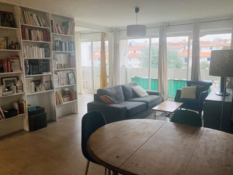 Library, Living room, Seating area