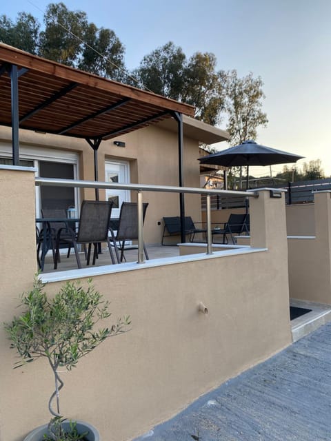 Property building, Patio, Day, View (from property/room), Balcony/Terrace, Dining area