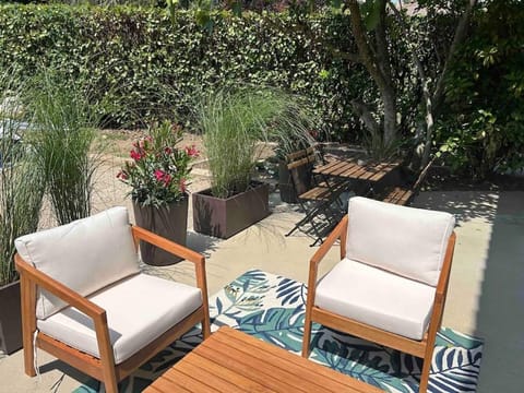 Patio, Garden view