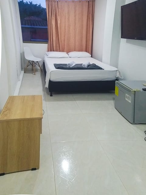 Bed, TV and multimedia, Photo of the whole room, Bedroom, hair dresser