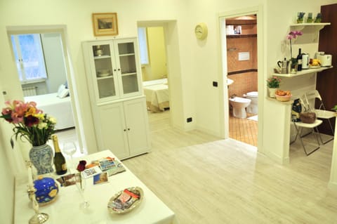 Bathroom, Living room, Photo of the whole room, Dining area, Bedroom