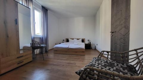 Bed, Photo of the whole room, Seating area, Bedroom