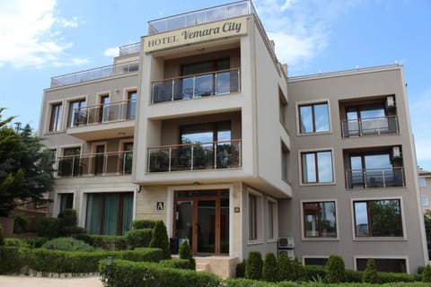 Property building, Day, Location