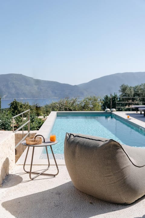 Pool view, Swimming pool, sunbed