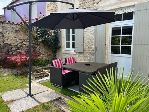 Patio, Garden, Dining area