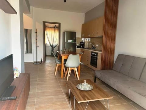 Kitchen or kitchenette, Seating area, Dining area
