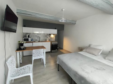 TV and multimedia, Photo of the whole room