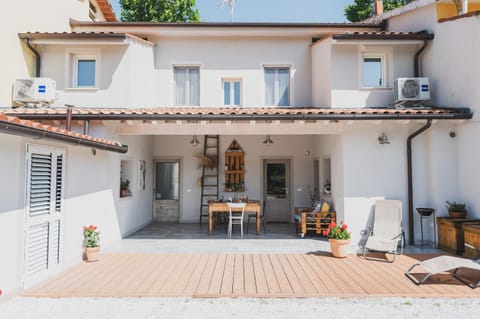Property building, Balcony/Terrace