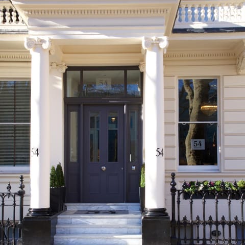 Property building, Facade/entrance, Off site, Day, Street view, Location