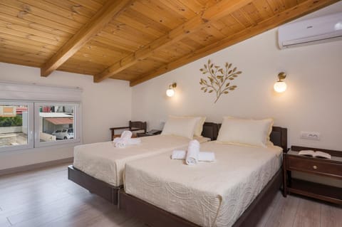 Bed, Bedroom, air conditioner