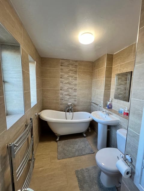 Corby Guest House Bed and Breakfast in Corby