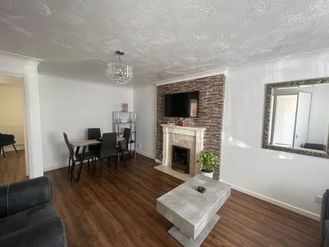 Communal lounge/ TV room, Dining area