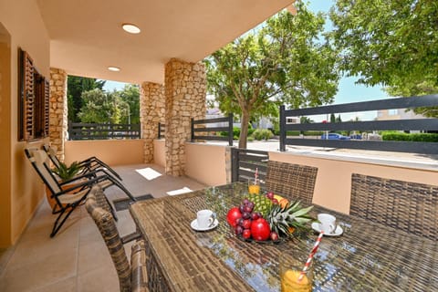 Off site, Balcony/Terrace