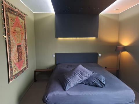 Bed, Decorative detail, Bedroom