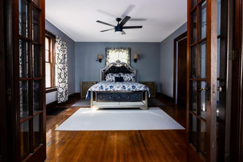 5BR, close to Niagara Falls State Park House in Niagara Falls