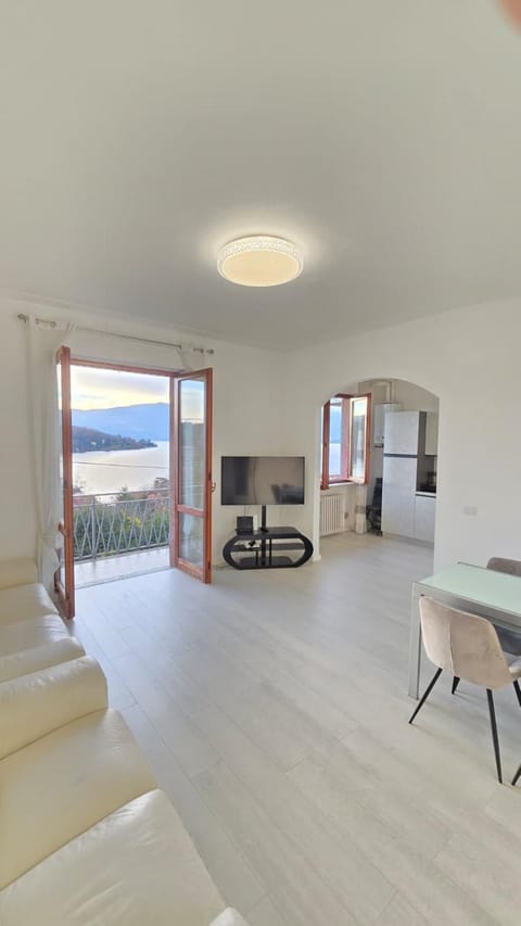 Apartment With View Lake Maggiore/Laveno Mombello Apartment in Canton of Ticino