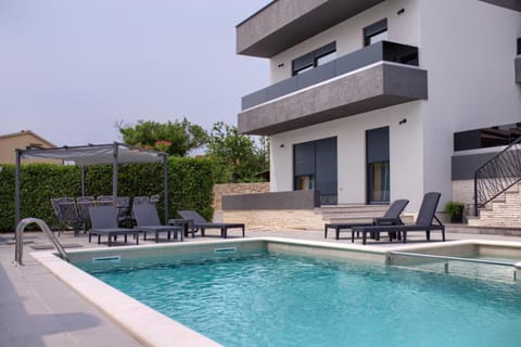 Property building, Swimming pool