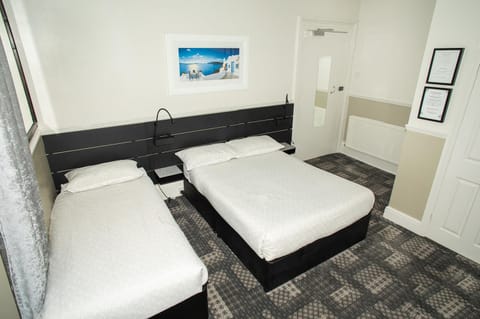 Jewells Guest Accommodation Bed and Breakfast in Plymouth