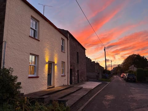 Hill House Holiday Cottage House in England