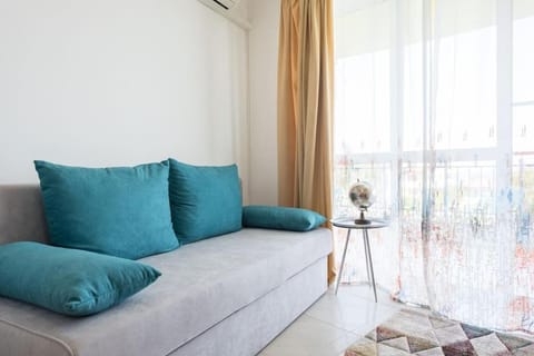 Living room, Seating area, air conditioner
