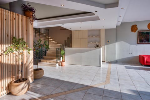 Property building, Facade/entrance, Lobby or reception