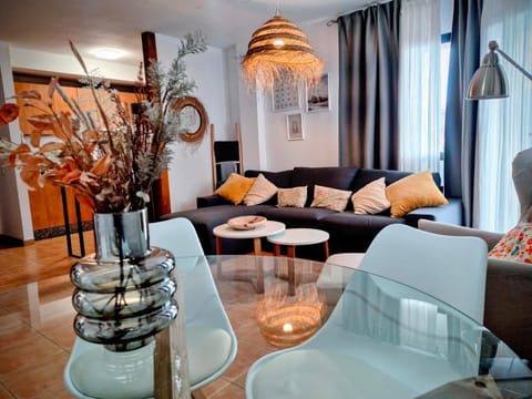 Living room, Seating area, Dining area