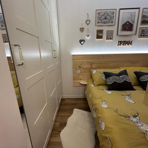 Bed, Bedroom, wardrobe