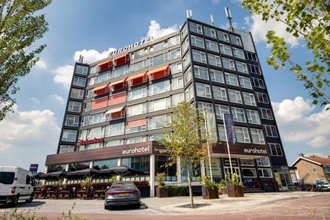 Facade/entrance, On site