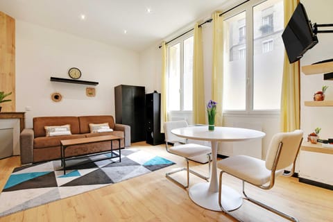 Peaceful studio - 2P - Buttes-Chaumont with AC Apartment in Pantin