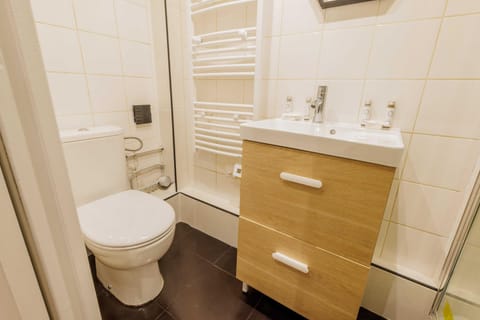 Peaceful studio - 2P - Buttes-Chaumont with AC Apartment in Pantin