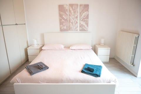 Bed, Bedroom, wardrobe