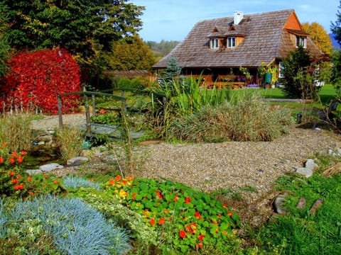 Property building, Natural landscape, Garden, Garden, Autumn