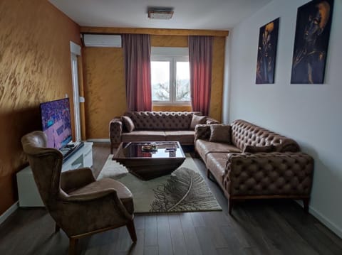 T lux apartman Apartment in Serbia